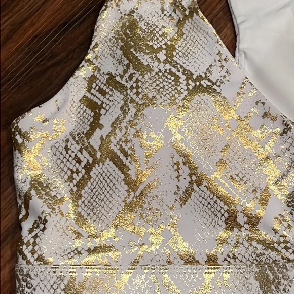 Fabletics On The Go Midi Medium Impact Sports Bra - Picture 7 of 15